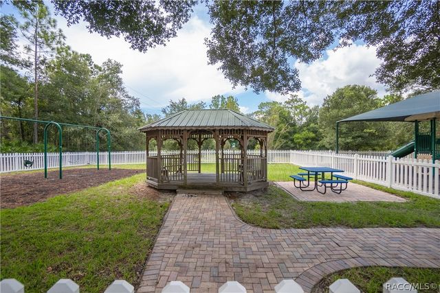 2250 W Huntington Drive, Beverly Hills, FL 34465