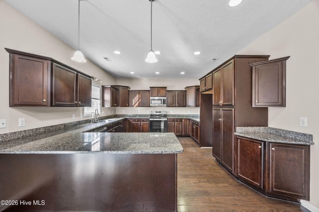 827 Solomon Drive, Jacksonville, NC 28546