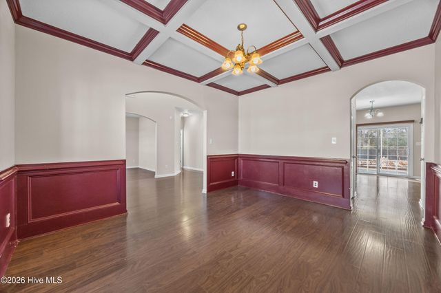 827 Solomon Drive, Jacksonville, NC 28546