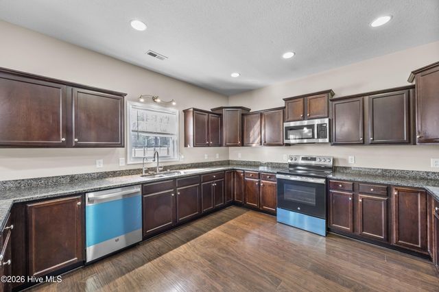 827 Solomon Drive, Jacksonville, NC 28546