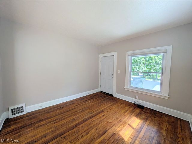 11302 Parkview Avenue, Cleveland, OH 44104
