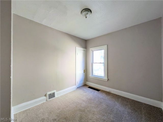 11302 Parkview Avenue, Cleveland, OH 44104
