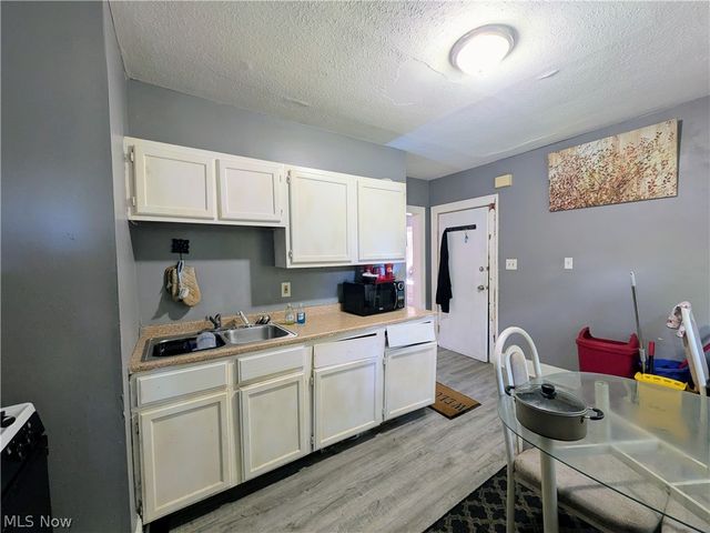 11302 Parkview Avenue, Cleveland, OH 44104