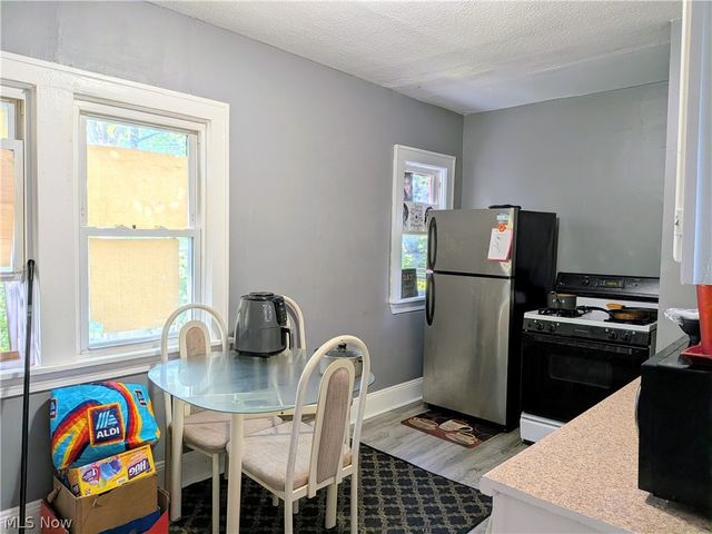 11302 Parkview Avenue, Cleveland, OH 44104