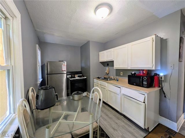 11302 Parkview Avenue, Cleveland, OH 44104