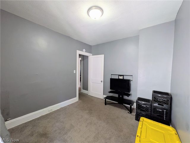 11302 Parkview Avenue, Cleveland, OH 44104