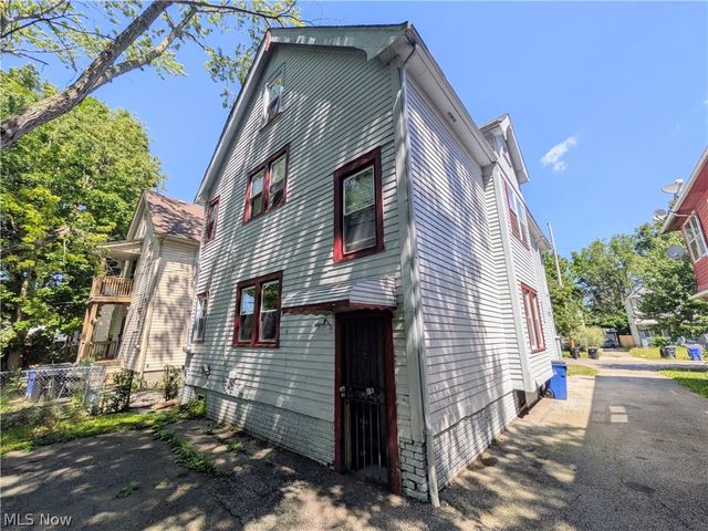 11302 Parkview Avenue, Cleveland, OH 44104