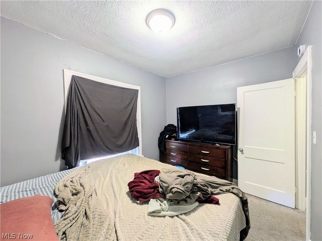11302 Parkview Avenue, Cleveland, OH 44104