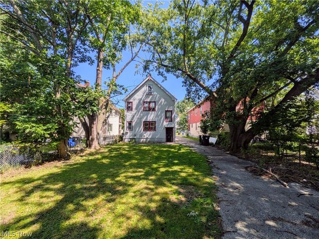 11302 Parkview Avenue, Cleveland, OH 44104