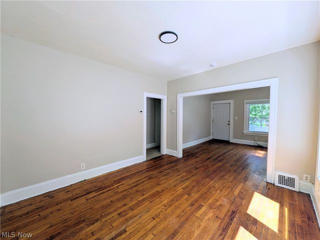 11302 Parkview Avenue, Cleveland, OH 44104