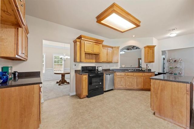 311 Crossroads Drive, Social Circle, GA 30025