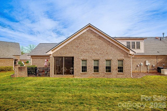 5416 Ggo Drive, Greensboro, NC 27406
