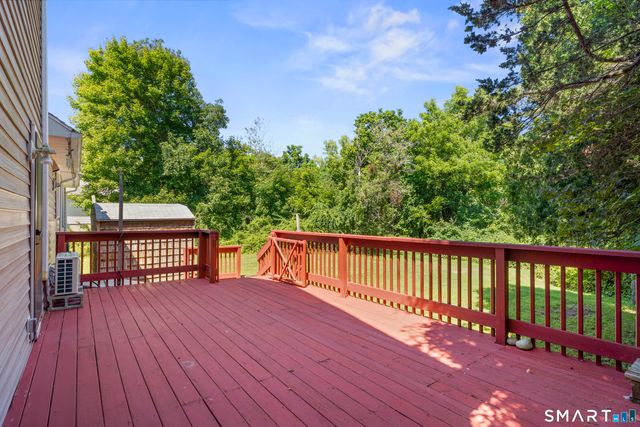 28 Lucas Park Road, Norwich, CT 06360