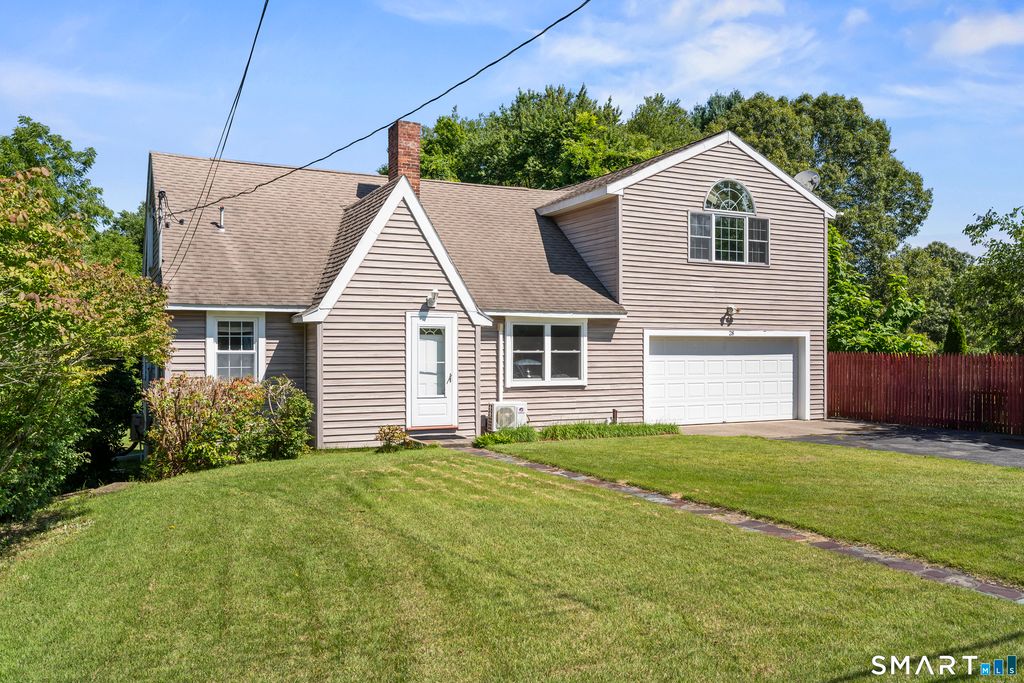 28 Lucas Park Road, Norwich, CT 06360