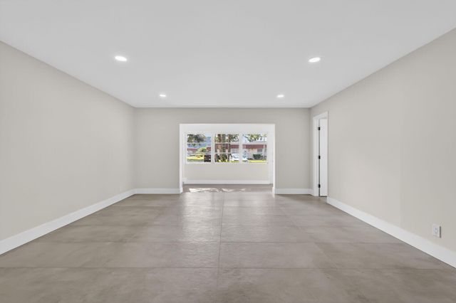 846 Salem Lane, Lake Worth, FL 33467