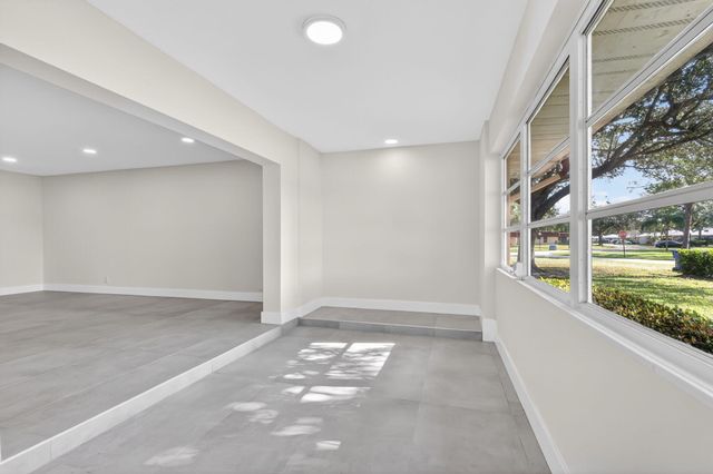 846 Salem Lane, Lake Worth, FL 33467