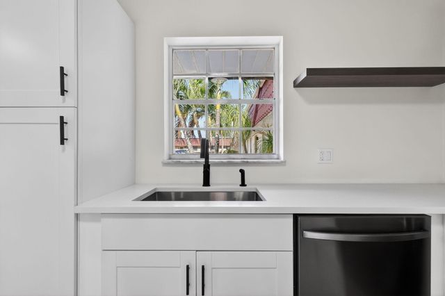 846 Salem Lane, Lake Worth, FL 33467