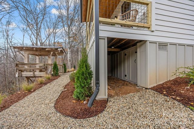 242 Moody Cove Road, Weaverville, NC 28787