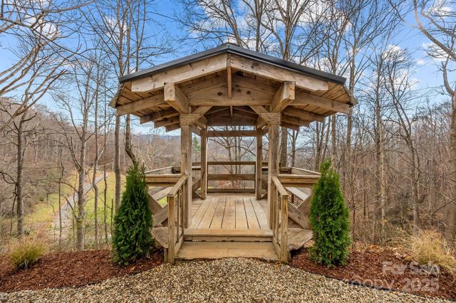 242 Moody Cove Road, Weaverville, NC 28787