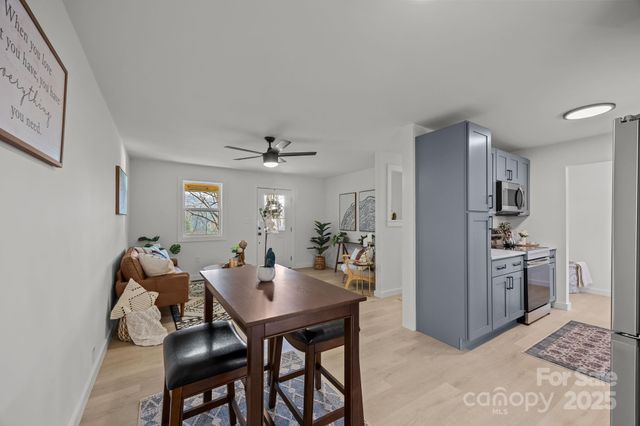 242 Moody Cove Road, Weaverville, NC 28787