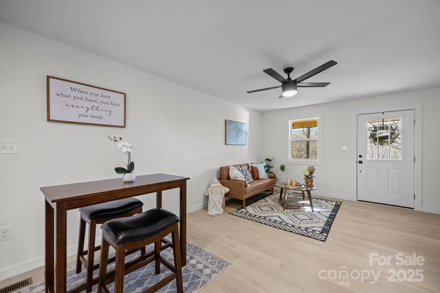 242 Moody Cove Road, Weaverville, NC 28787