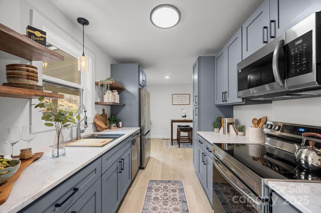 242 Moody Cove Road, Weaverville, NC 28787