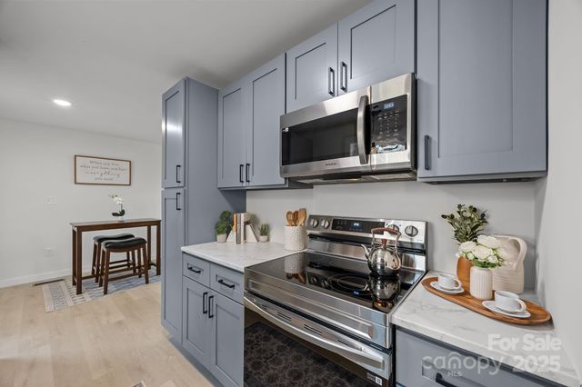 242 Moody Cove Road, Weaverville, NC 28787