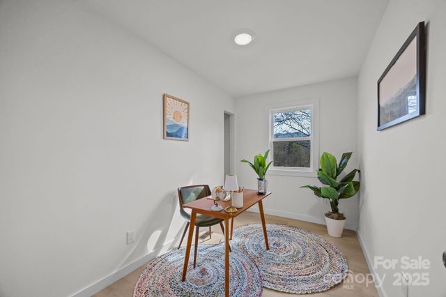 242 Moody Cove Road, Weaverville, NC 28787