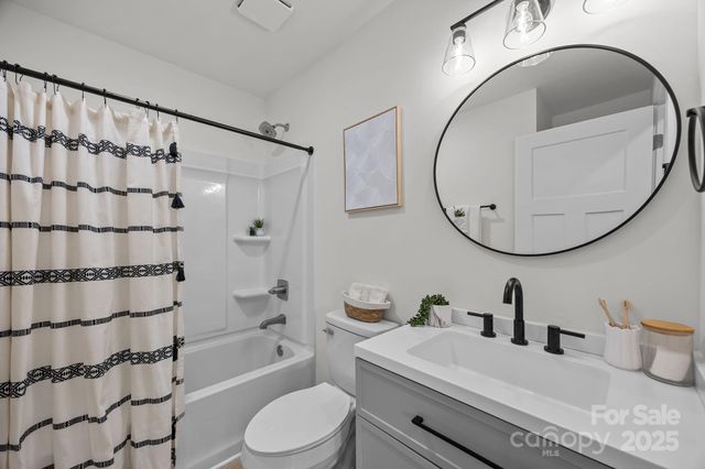 242 Moody Cove Road, Weaverville, NC 28787