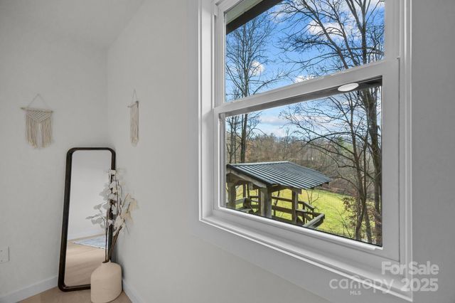 242 Moody Cove Road, Weaverville, NC 28787