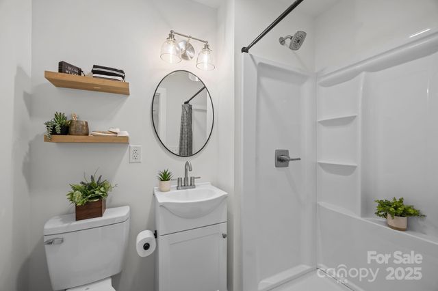 242 Moody Cove Road, Weaverville, NC 28787