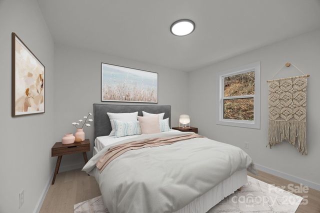 242 Moody Cove Road, Weaverville, NC 28787