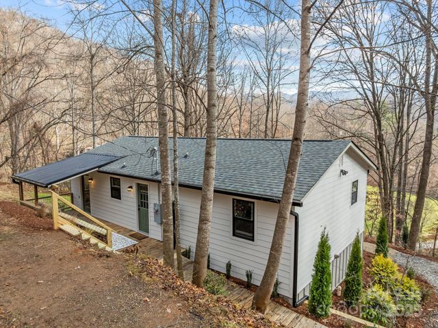 242 Moody Cove Road, Weaverville, NC 28787
