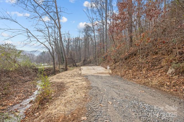 242 Moody Cove Road, Weaverville, NC 28787