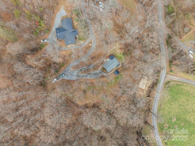 242 Moody Cove Road, Weaverville, NC 28787