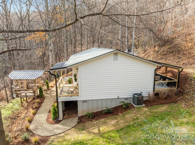 242 Moody Cove Road, Weaverville, NC 28787