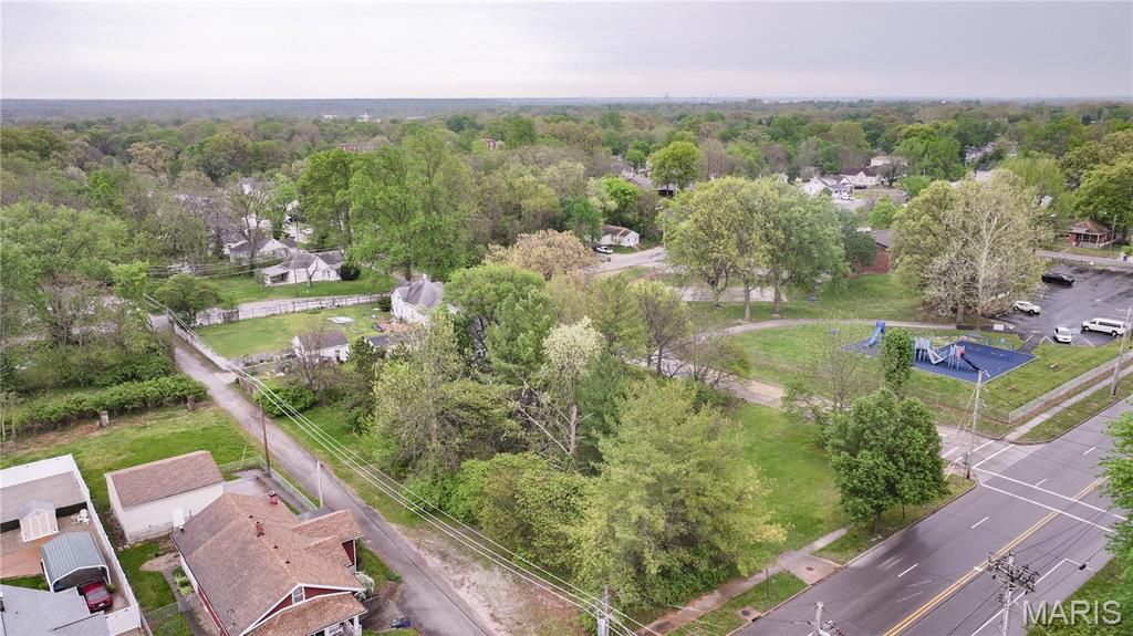 Image 1 of property listing at 0 Washington Avenue, Alton, IL 62002