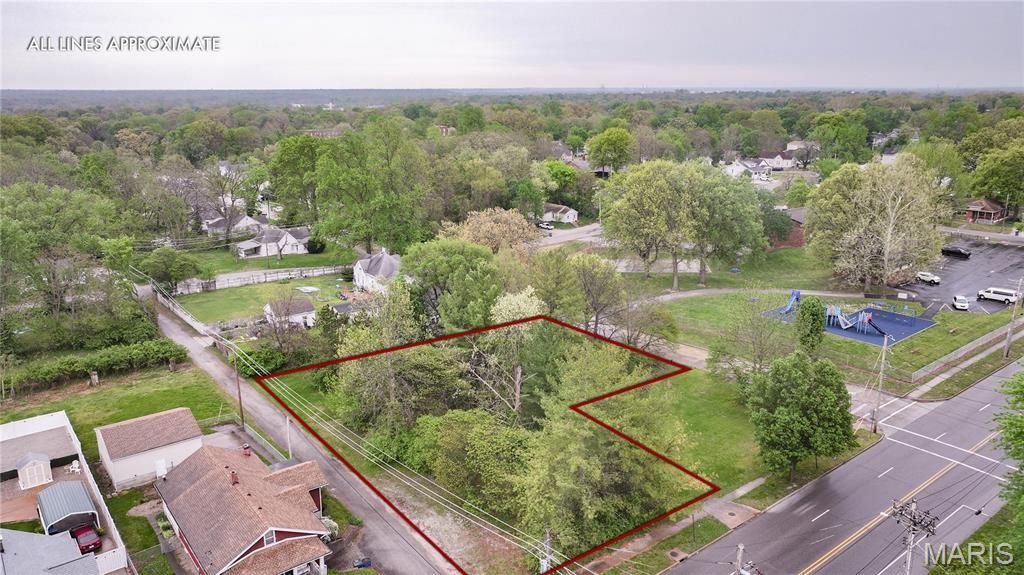 Image 2 of property listing at 0 Washington Avenue, Alton, IL 62002