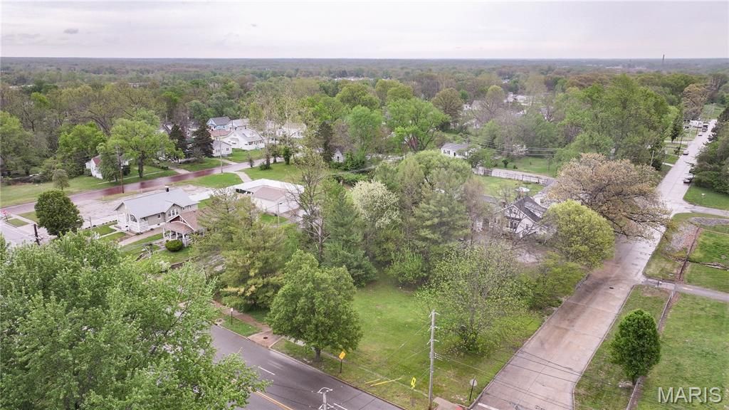 Image 3 of property listing at 0 Washington Avenue, Alton, IL 62002