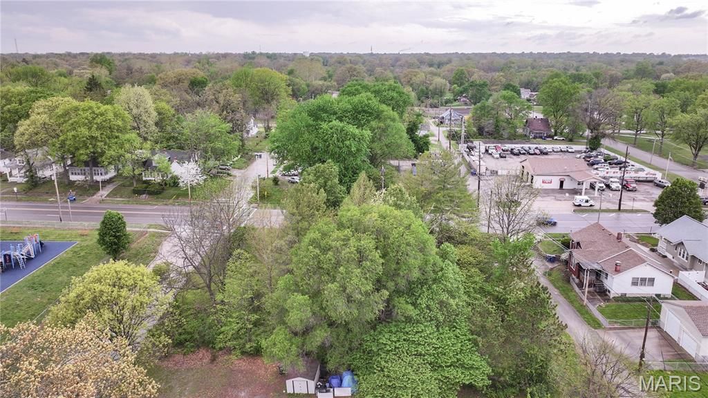 Image 5 of property listing at 0 Washington Avenue, Alton, IL 62002