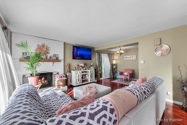 712 Scarbrough Circle 712, Hoffman Estates, IL 60169