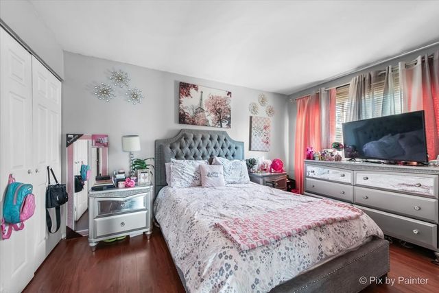 712 Scarbrough Circle 712, Hoffman Estates, IL 60169