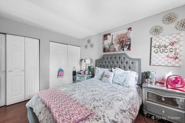 712 Scarbrough Circle 712, Hoffman Estates, IL 60169