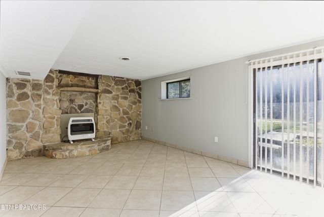 444 Island Ford Rd, Lancing, TN 37770