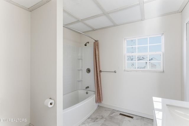 444 Island Ford Rd, Lancing, TN 37770