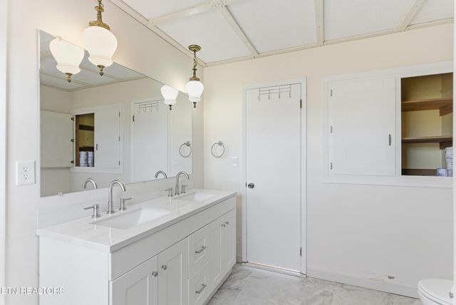 444 Island Ford Rd, Lancing, TN 37770