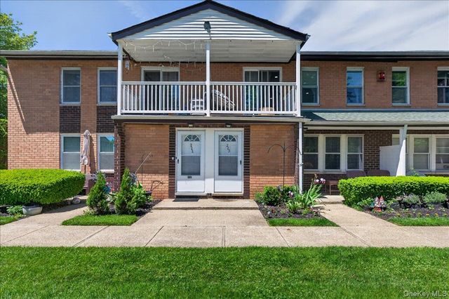 223 Artist Lake Drive, Middle Island, NY 11953
