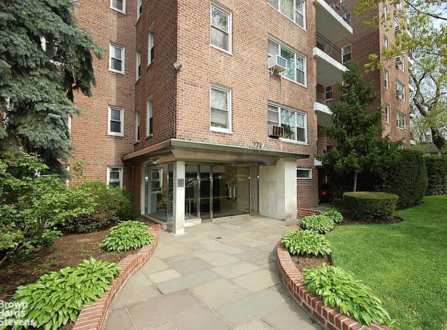 2711 Henry Hudson Pkwy Apt 7H, New York City, NY 10463