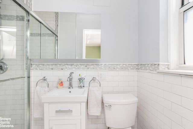 2711 Henry Hudson Pkwy Apt 7H, New York City, NY 10463