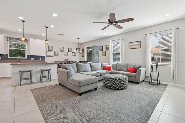 8213 BARNSIDE VIEW LANE, Gibsonton, FL 33534